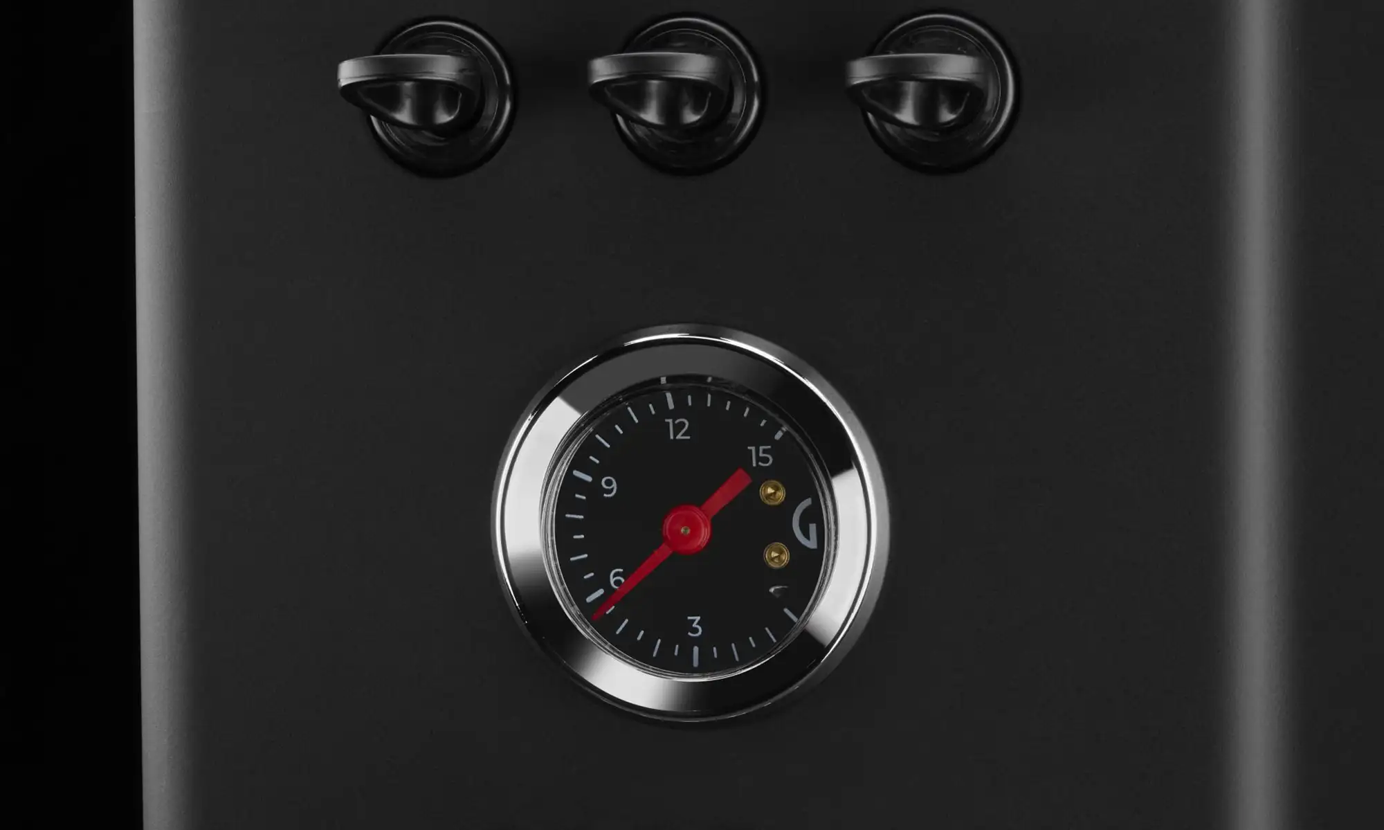 Gaggia Classic UP Schwarz Thunder Black EG2500-10 Detailansicht Manometer